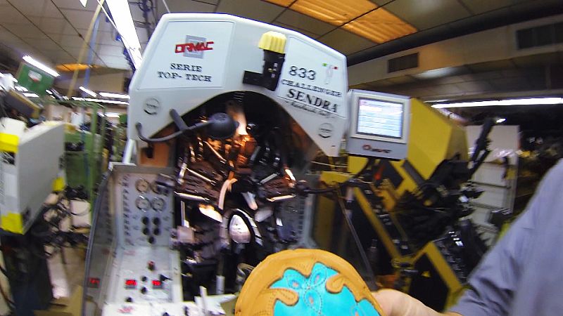 ¿Cómo se hace un par de botas?