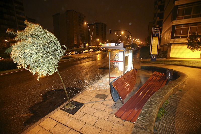 MÁS DE 300 INCIDENCIAS POR EL TEMPORAL EN GALICIA LA PASADA NOCHE