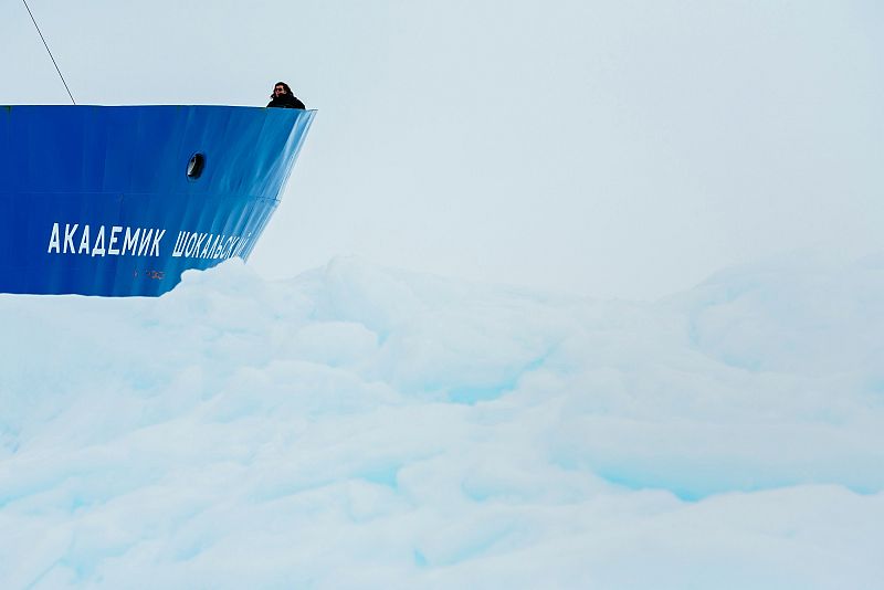 Larga espera entre el hielo