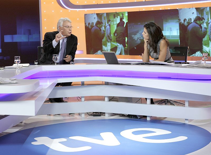 Felipe González, entrevistado por Ana Pastor, directora y presentadora de 'Los Desayunos de TVE'  (2009-2012)