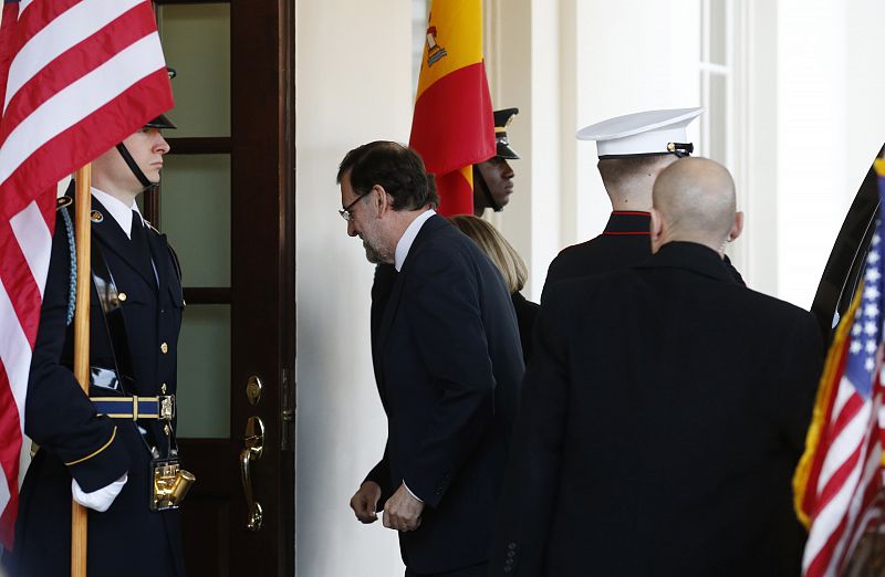 El presidente Rajoy llega al ala oeste de la Casa Blanca para una entrevista con el presidente de EE.UU., Barack Obama.