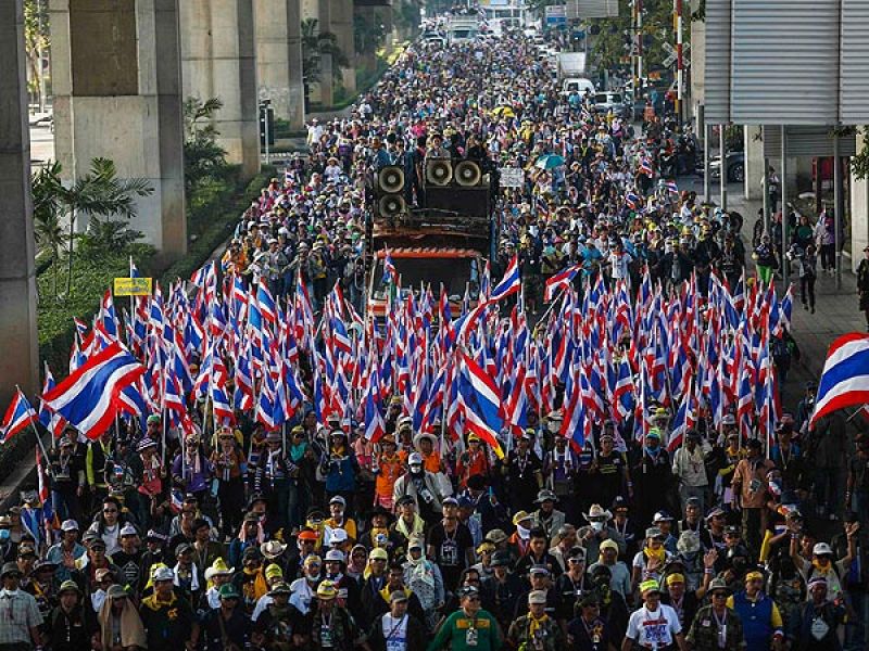 Los opositores bloquean Bangkok por quinto día consecutivo