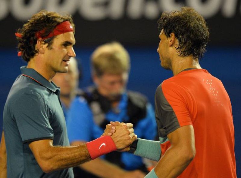 Nadal y Federer se saludan al finalizar el encuentro