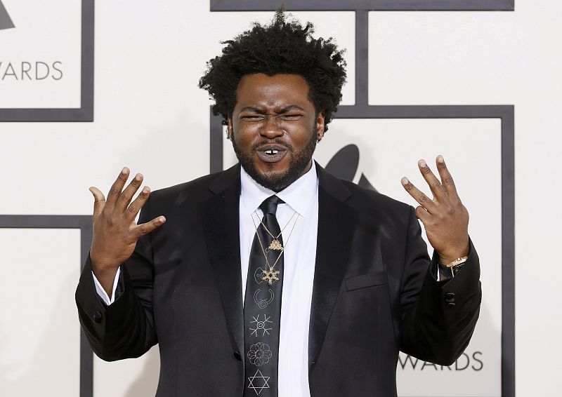 El cantautor James Fauntleroy en su llegada a los Grammy 2014 en Los Angeles