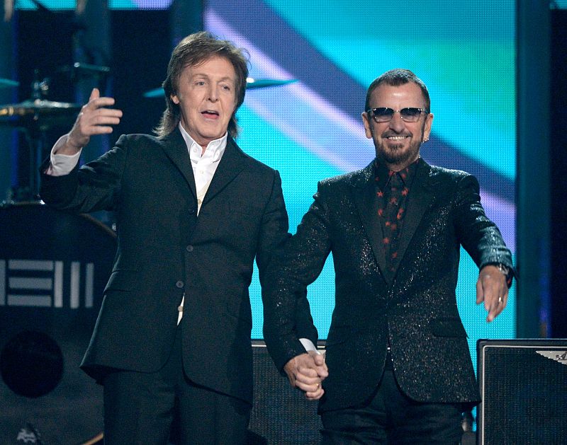 Paul McCartney y Ringo Starr juntos de nuevo en el escenario de la ceremonia de los Grammy 2014.