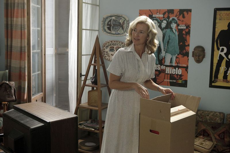 Los "mayores" de los Alcántara vuelven a compartir piso, porque Toni se instala en casa de Inés. Y ahí están  Antonio y Merche, como siempre, intentando ayudar al hijo recién llegado en todo lo que puedan.