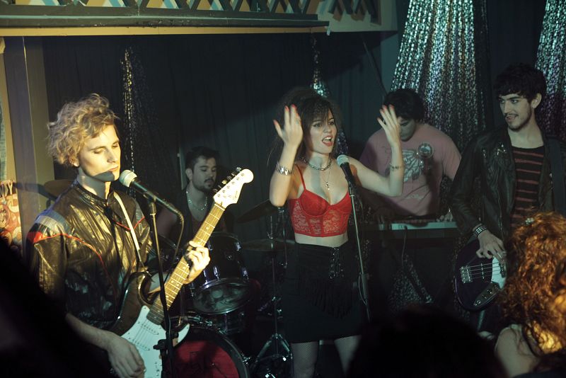 El grupo Rosa Chillón es el encargado de poner la música en la reapertura del Fly.