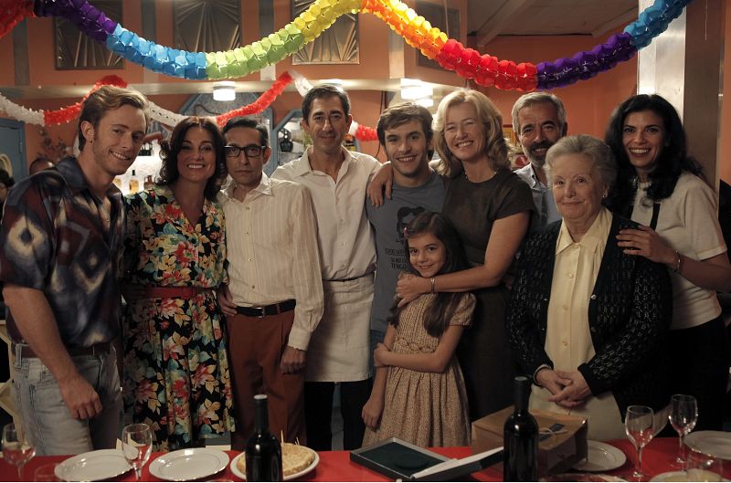 Y para terminar la velada, una foto de familia. ¿Cuánto les durará esta felicidad a los Alcántara?