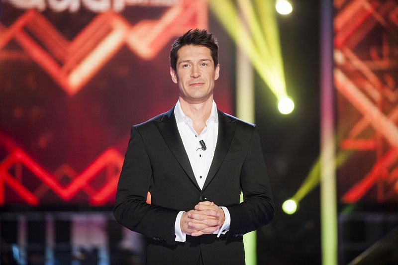 ¡Qué presentador más guapo tenemos! ¡Olé, Jaime Cantizano!