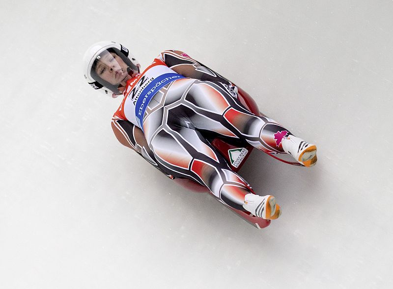 La piloto canadiense de luge Alex Cough