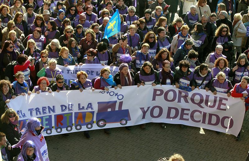 Cabecera de la manifestación celebrada en Madrid contra la reforma de la ley del aborto.