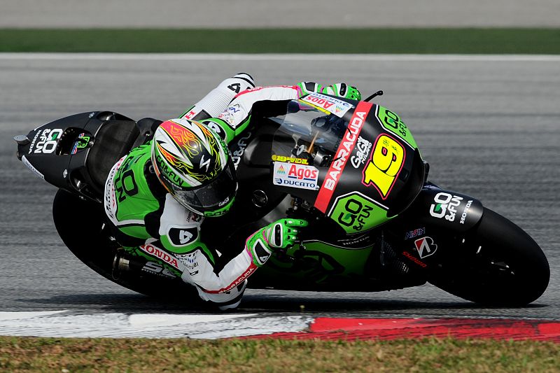 El español Álvaro Bautista rodando en Sepang.