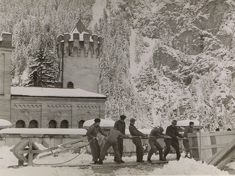 Soldados en la recuperación de obras de arte en Neuschwanstein