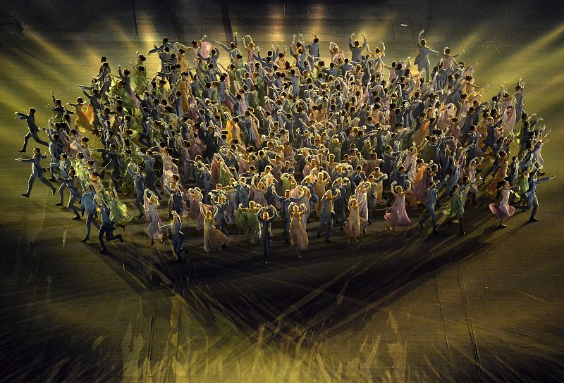 Bailarines durante la ceremonia.