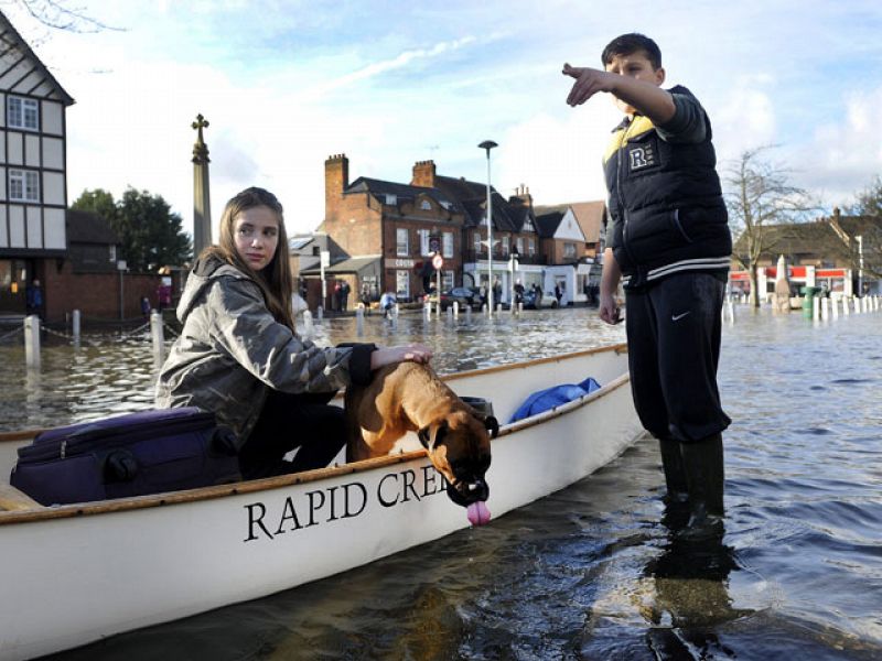 La crecida se ha producido debido a la intensidad de las lluvias de las últimas semanas en Inglaterra.