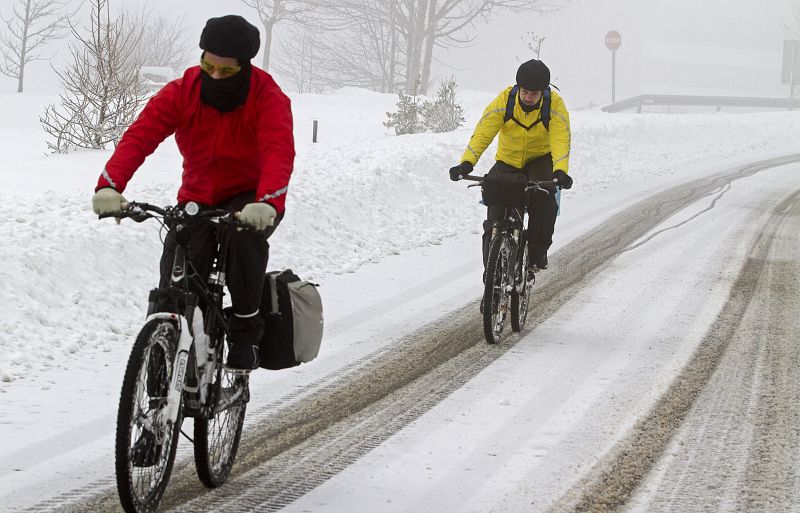 VEINTICUATRO CARRETERAS DE LUGO PERMANECEN CERRADAS POR ACUMULACIÓN DE NIEVE