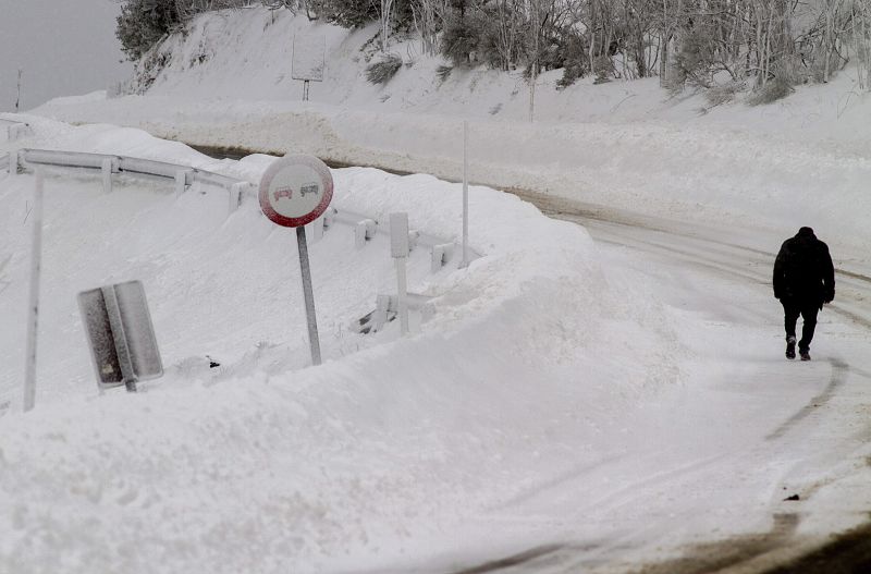 VEINTICUATRO CARRETERAS DE LUGO PERMANECEN CERRADAS POR ACUMULACIÓN DE NIEVE