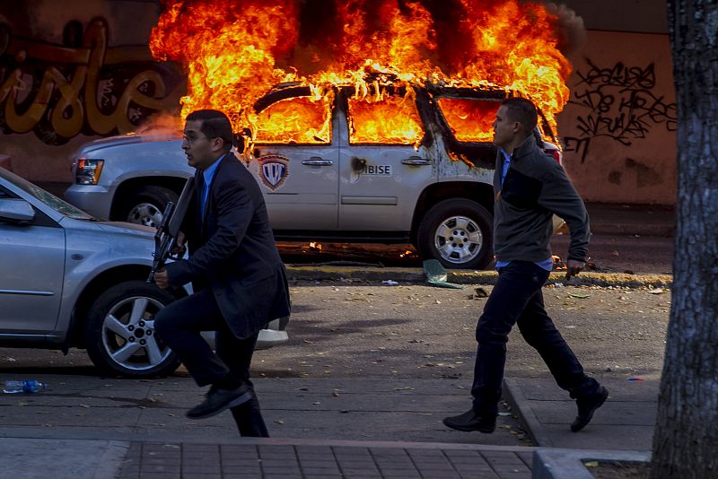 OPOSITORES VENEZOLANOS LLAMAN A ASUMIR LA PROTESTAS EN LA CALLE COMO UN DEBER