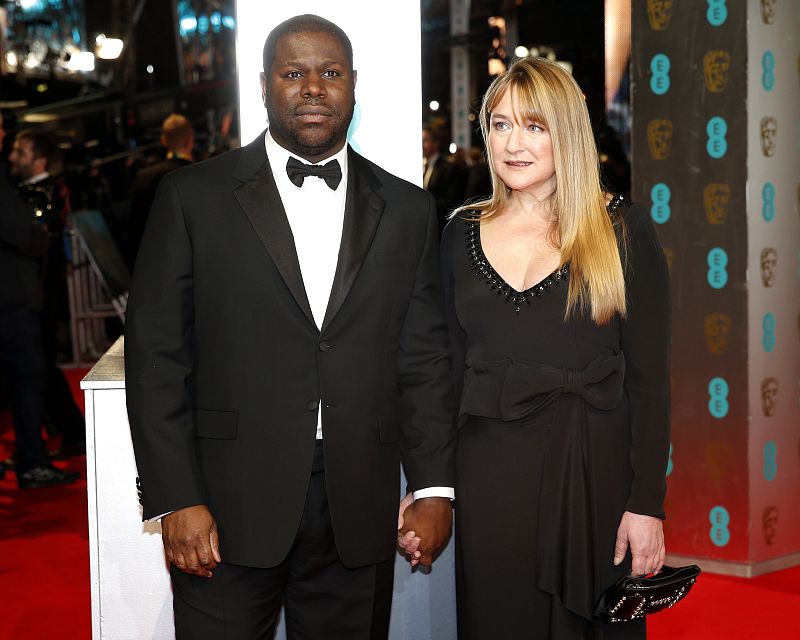El director de la aclamada película '12 años de esclavitud' Steve McQueen junto a su novia Bianca Stigter.
