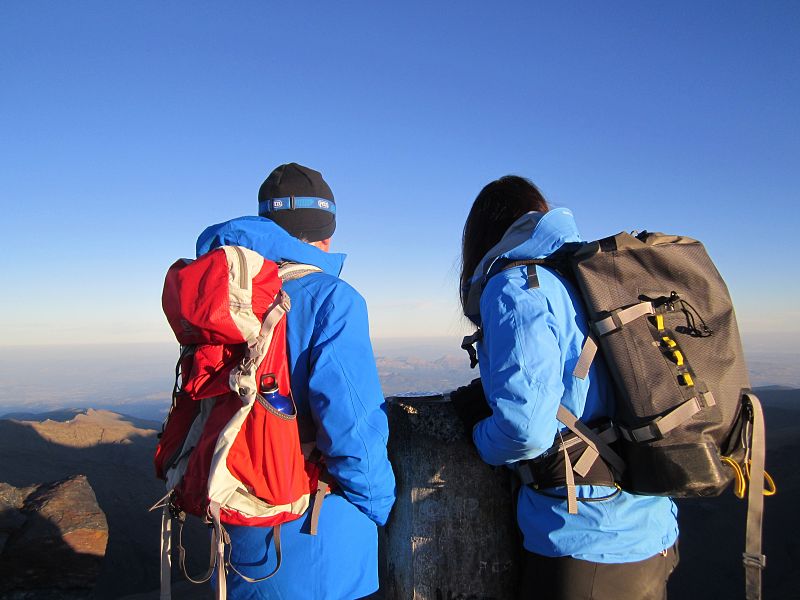 Un maravilloso paisaje desde la cumbre del Mulhacén