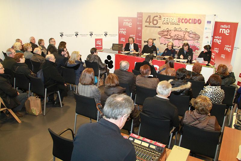 Radio 5 en la Feria del Cocido de Lalín con el divulgador científico Eduard Punset y el prestigioso crítico gastronómico Cristino Álvarez 'Caius Apicius'.