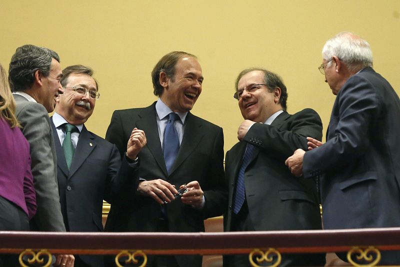 El presidente del Senado, Pío García Escudero, y los presidentes del Castilla y León, Juan Vicente Herrera; Ceuta, Juan Jesús Vivas; y Melilla, Juan José Imbroda, en la tribuna de invitados del Congreso