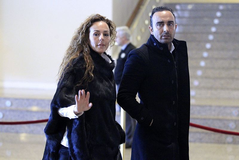 Rocío Carrasco, hija de la tonadillera Rocío Jurado , y su esposo Fidel Albiac