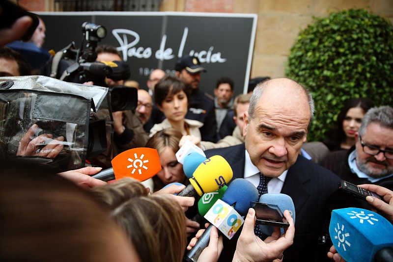 CAPILLA ARDIENTE DE PACO DE LUCÍA EN EL AYUNTAMIENTO DE ALGECIRAS