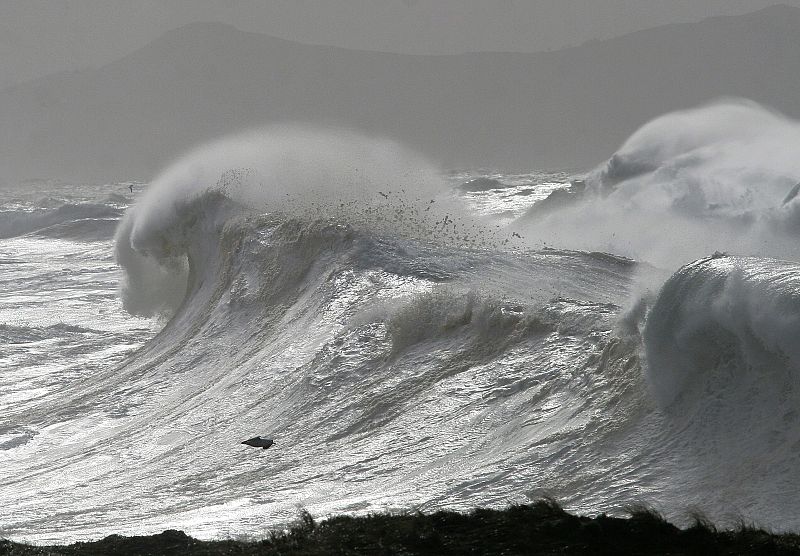 Grandes y rizadas olas se han formado en la costa de Valdoviño, en A Coruña.