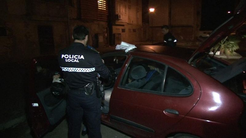 Patrulla nocturna en Las 3000 Viviendas de Sevilla