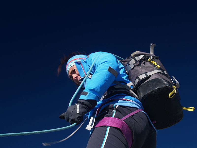 Edurne Pasabán asegura los últimos metros de Juanjo Ballesta