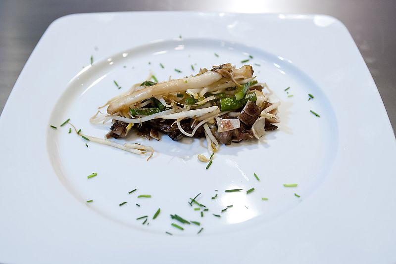 MasterChef - Oreja con soja y navajas con naranja