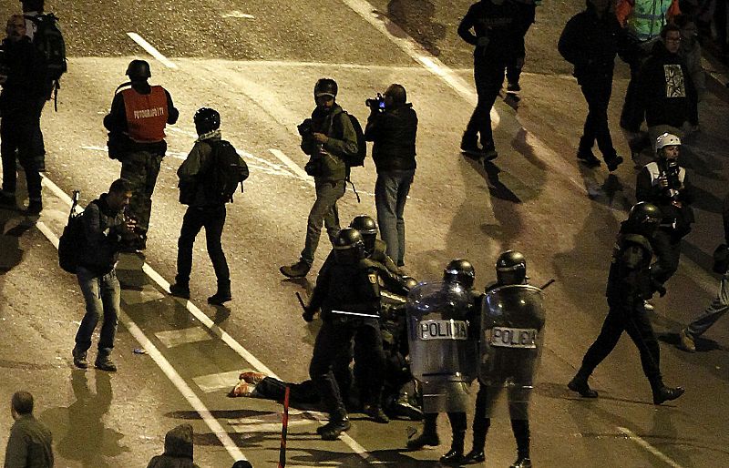 La policía ha detenido a 23 personas y otras 71 han resultado heridas al terminar las marchas. 