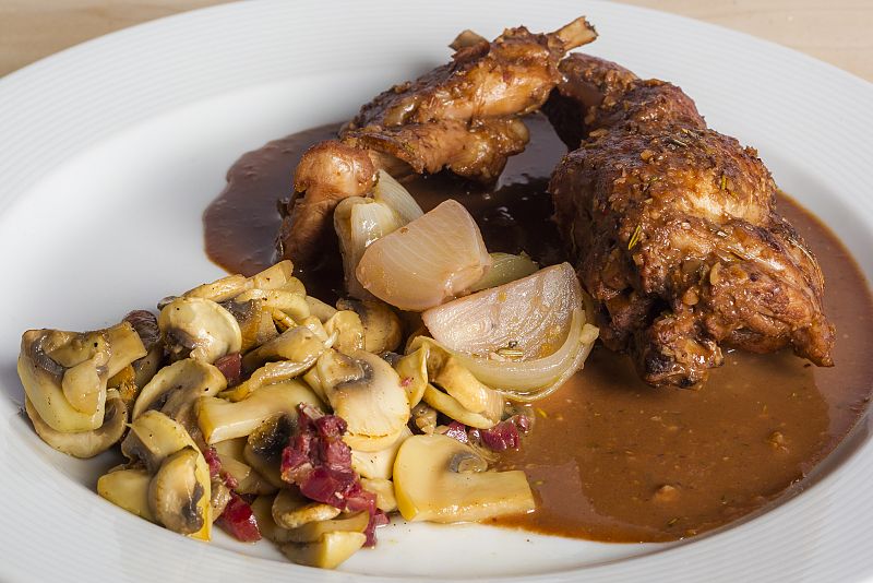 Conejo a la mexicana con aire español