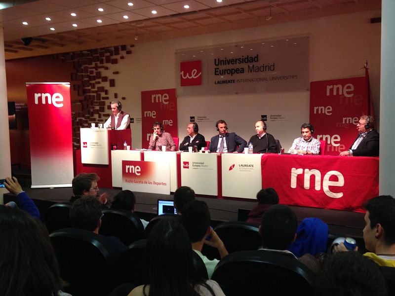 Chema Abad y su equipo han visitado este lunes 24 de marzo la Universidad Europea de Madrid, desde donde han realizado en directo 'Radiogaceta de los deportes'.