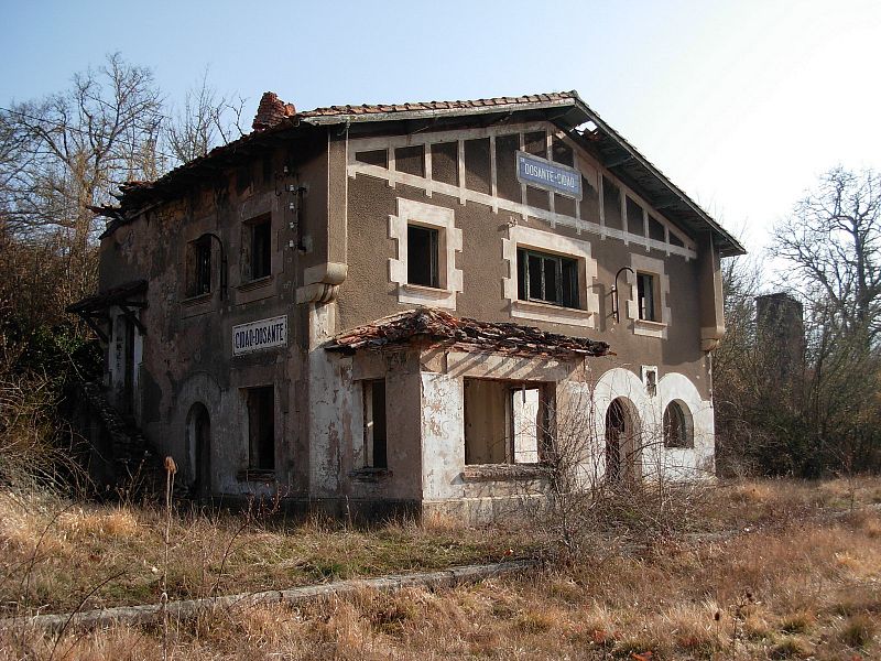 Ruinas de la estación de Dosante-Cidad, el extremo norte del trazado final del Santander-Mediterráneo