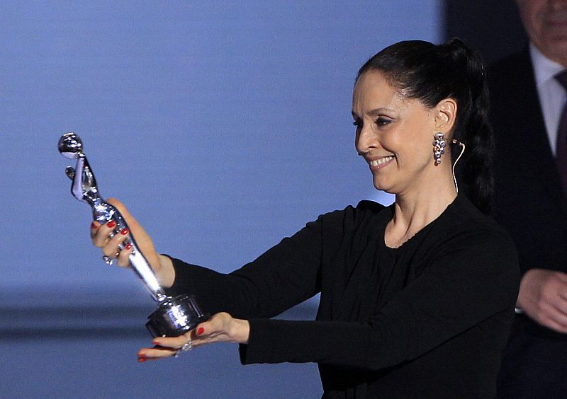 La actriz brasileña Sonia Braga recibe el premio Platino de Honor en reconocimiento a su trayectoria profesional