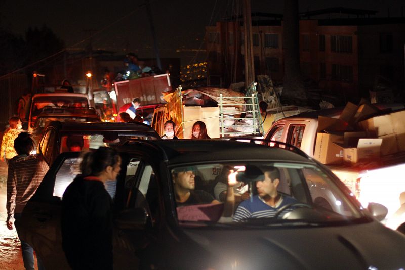 VARIOS FOCOS DEL INCENDIO SIGUEN ACTIVOS EN VALPARAÍSO