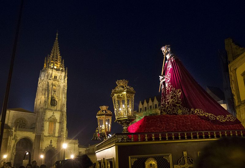 JUEVES SANTO EN OVIEDO