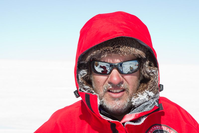 Ramón Larramendi en la expedición de la Antártida.