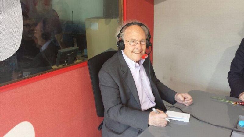 El escritor y divulgador científico Eduardo Punset nos ha presentado su último libro, 'El sueño de Alicia'.