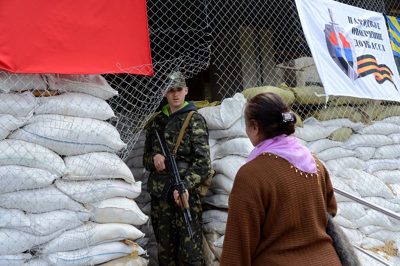 La sede del Gobierno regional en Slavinsk está controlada por los grupos prorrusos