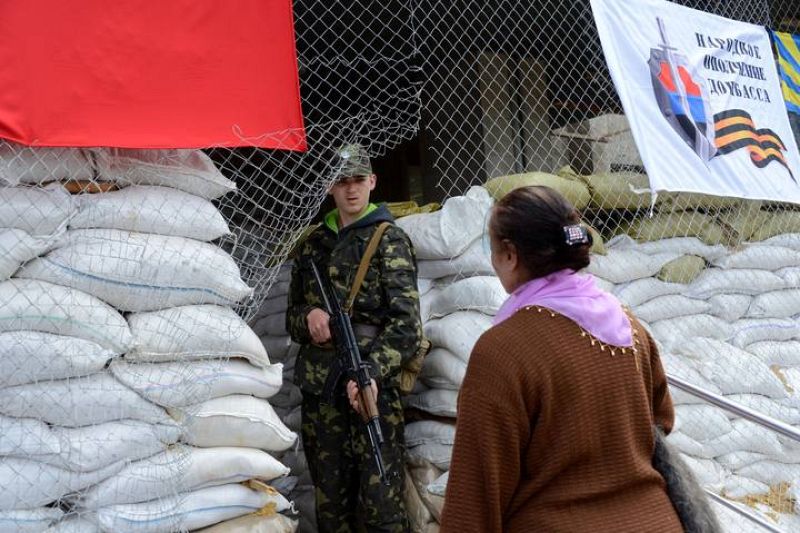 La sede del Gobierno regional en Slavinsk está controlada por los grupos prorrusos 