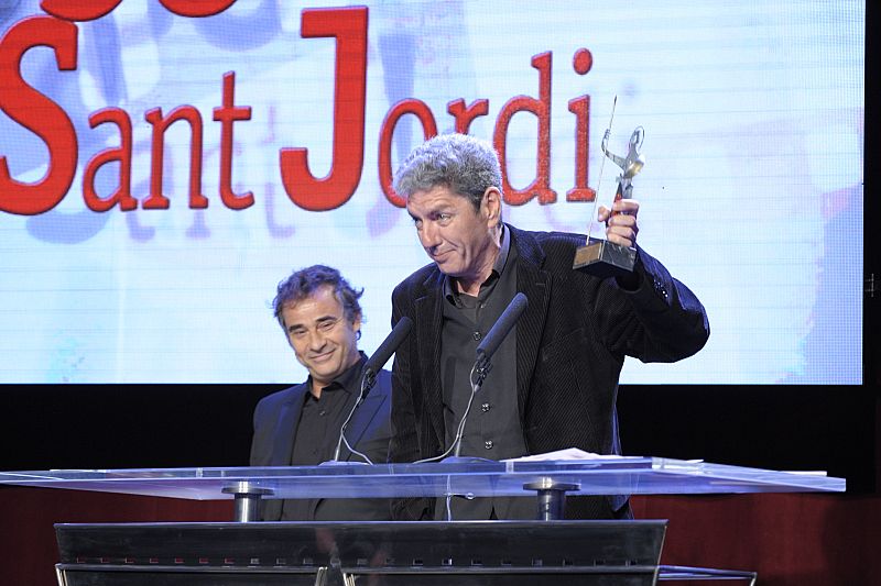 Antonio Dechent recibe el premio a mejor actor por 'A puerta fría'
