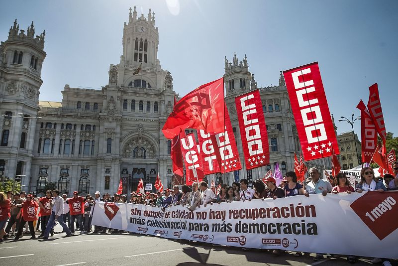 Cabecera de la manifestación del Primero de Mayo en Madrid, donde el puente festivo ha desplazado el acto central a Bilbao.