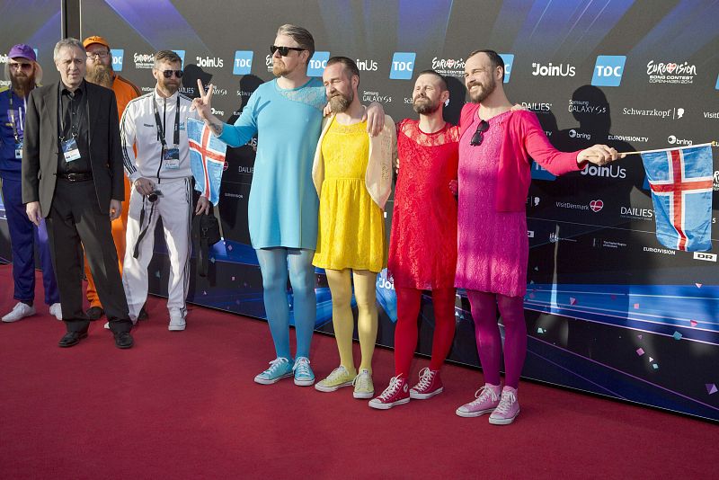 Los islandeses Pollapoenk en la Welcome Party de Eurovisión
