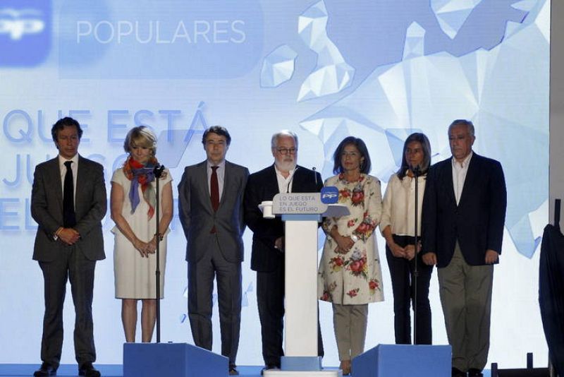 Antes de comenzar el mitin de inicio de campaña  del PP se ha guardado un minuto de silencio.