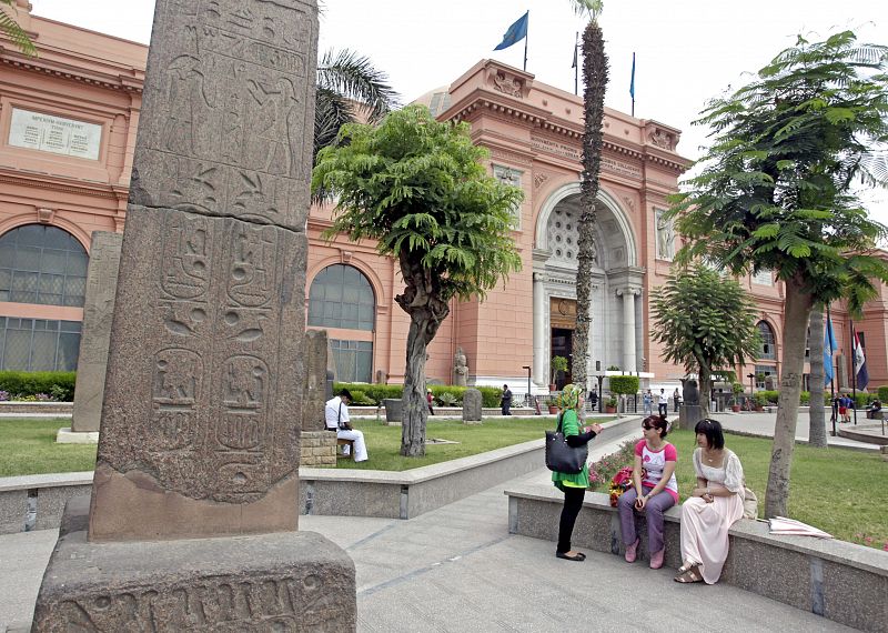 Exhibition displaying stolen art pieces at Egyptian Museum