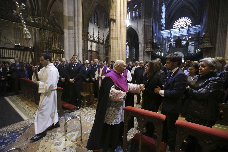 El funeral lo han oficiado los obispos de León, Julián López; de Astorga, Camilo Lorenzo, y el auxiliar de Santiago de Compostela, Jesús Fernández.