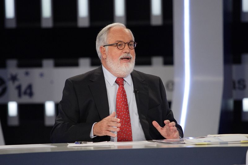 El candidato del PP español para las elecciones europeas, Miguel Arias Cañete, en una de sus intervenciones durante el debate